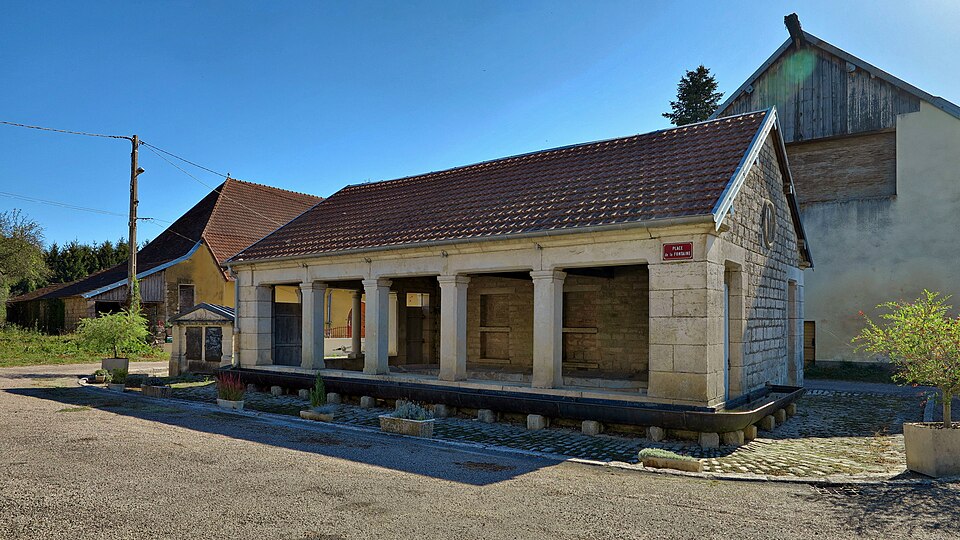 Vellemoz, le lavoir — abreuvoir