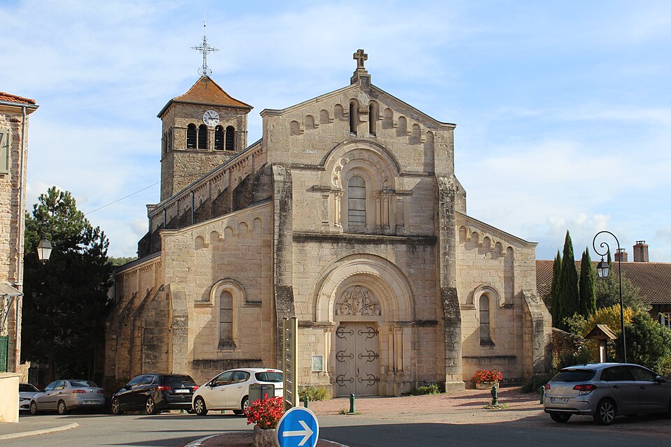 Église St Étienne Azé Saône Loire 1