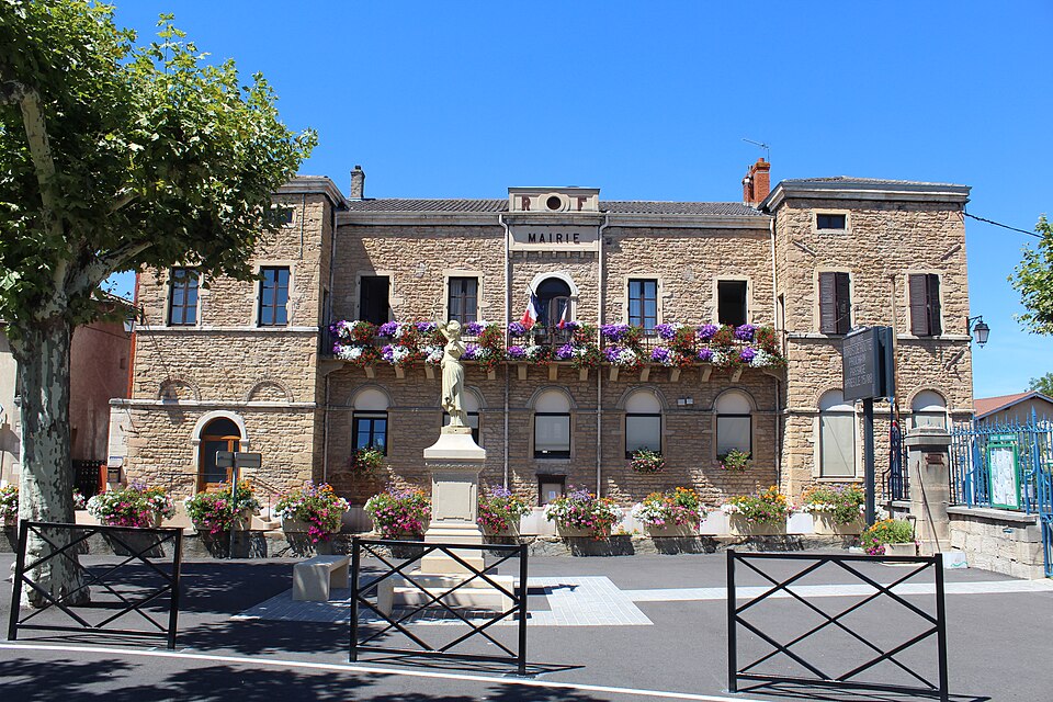 Mairie Chapelle Guinchay 1