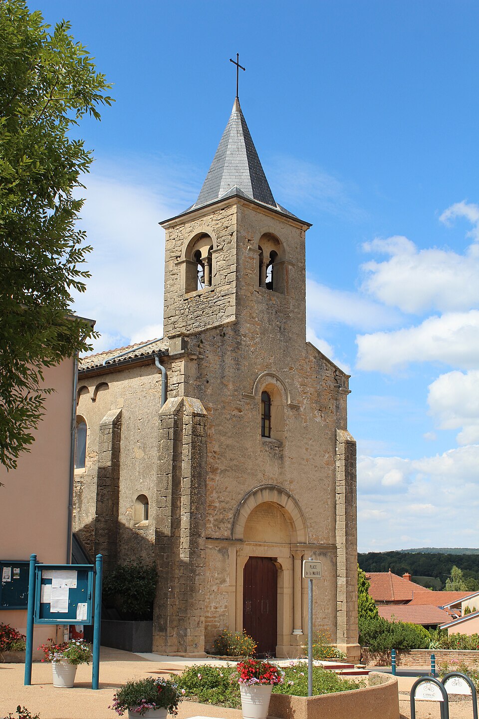 Église St Bonnet Charbonnières Saône Loire 9