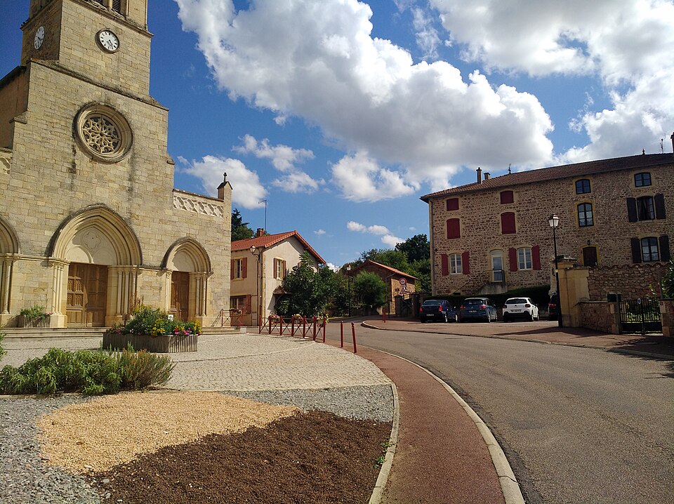 Traversée centre de Coublanc, Saône — et — Loire (août 2020)