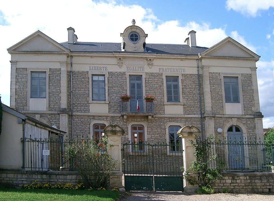 Ecuelles — mairie — école