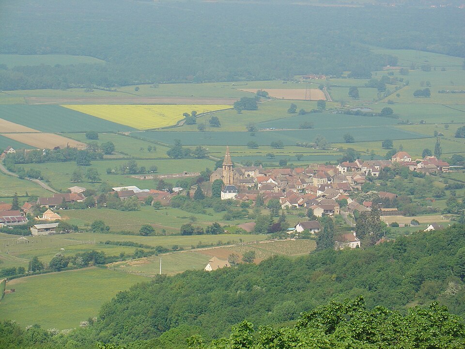 Etrigny (71) — Vue de la roche d'Aujoux