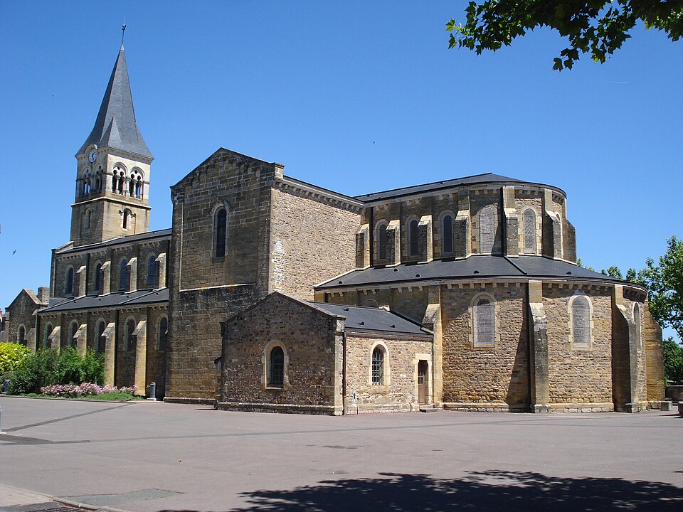 Gueugnon (Saône — et — Loire, Fr) l'église