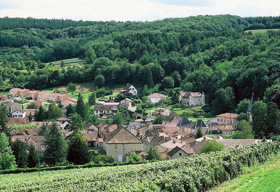 Le bourg de Lugny