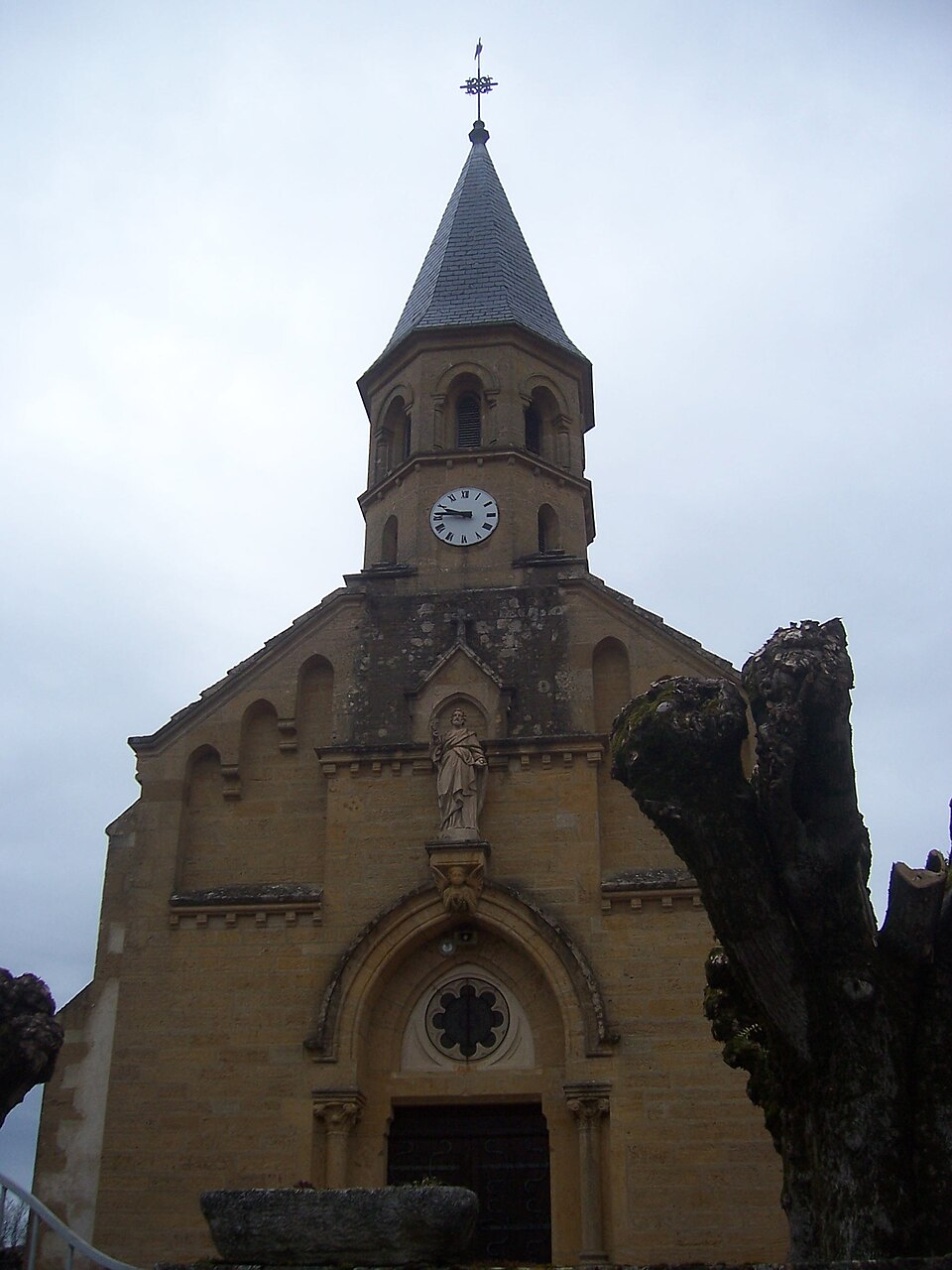 OurouxSousLeBoisSainteMarieChurch