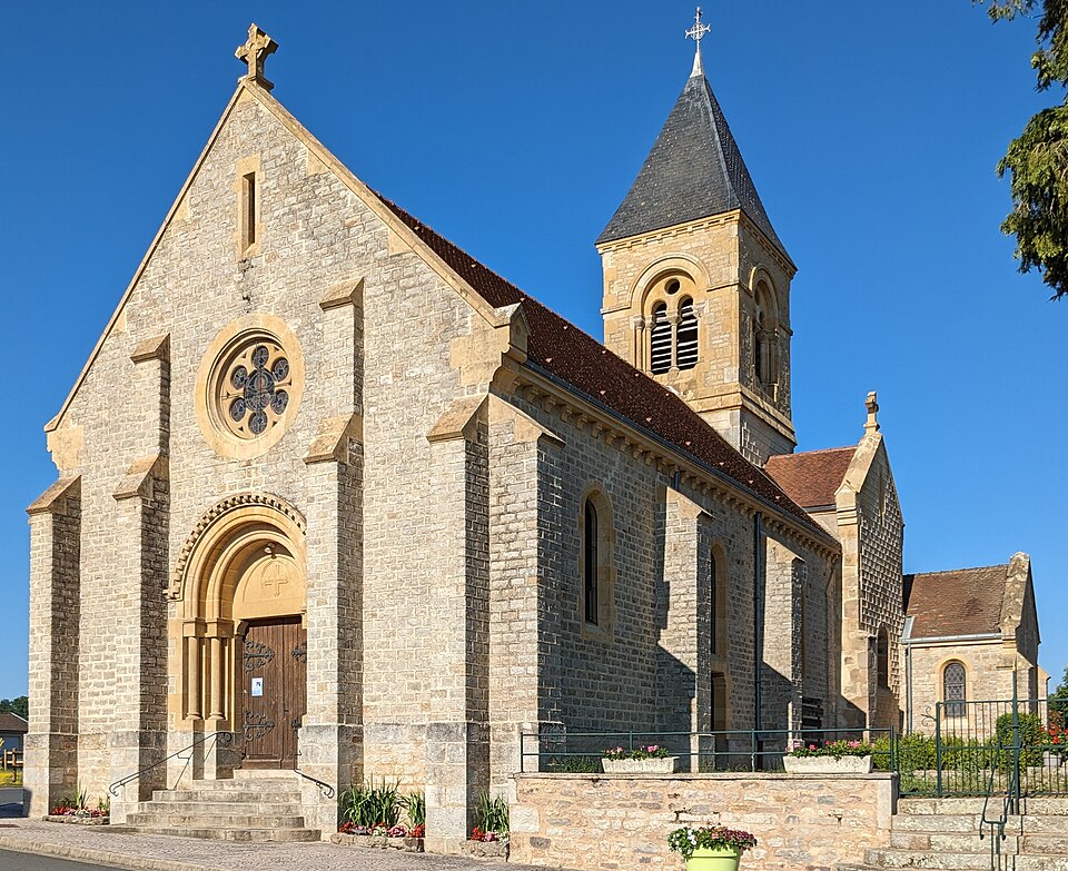 Saint — Bonnet — de — Vieille — Vigne — Route du Bourg — Église Saint — Maur — Façade (cropped)