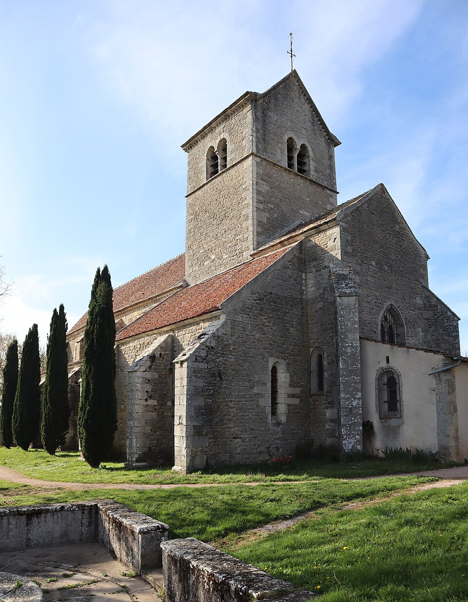 Saint — Gervais — sur — Couches (71) Église Saint — Gervais — Extérieur — 03