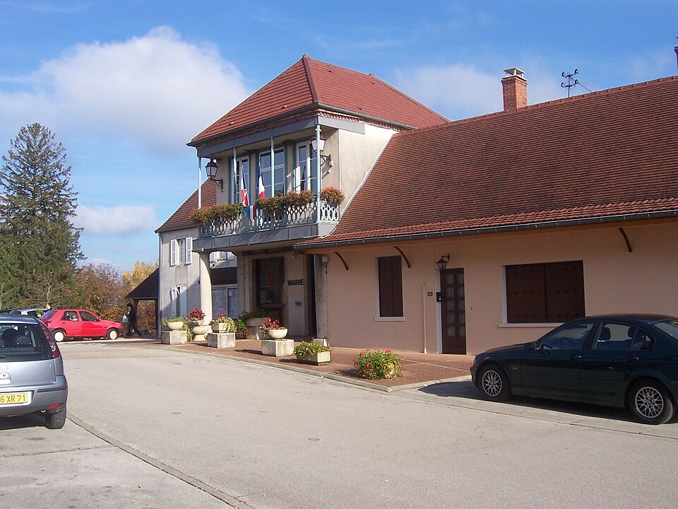 SavignyEnRevermontMairie