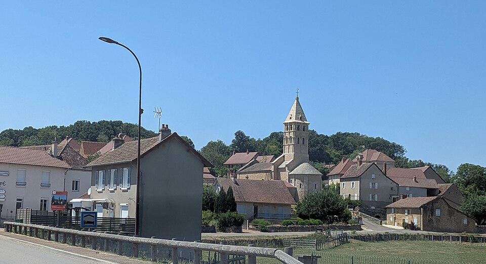 Vareille — Vue village depuis le sud (juin 2026)