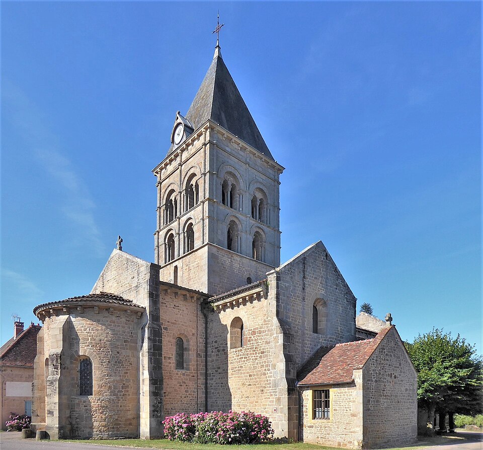 Eglise Saint — Pierre aux Liens (Varenne — l'Arconce) (01)