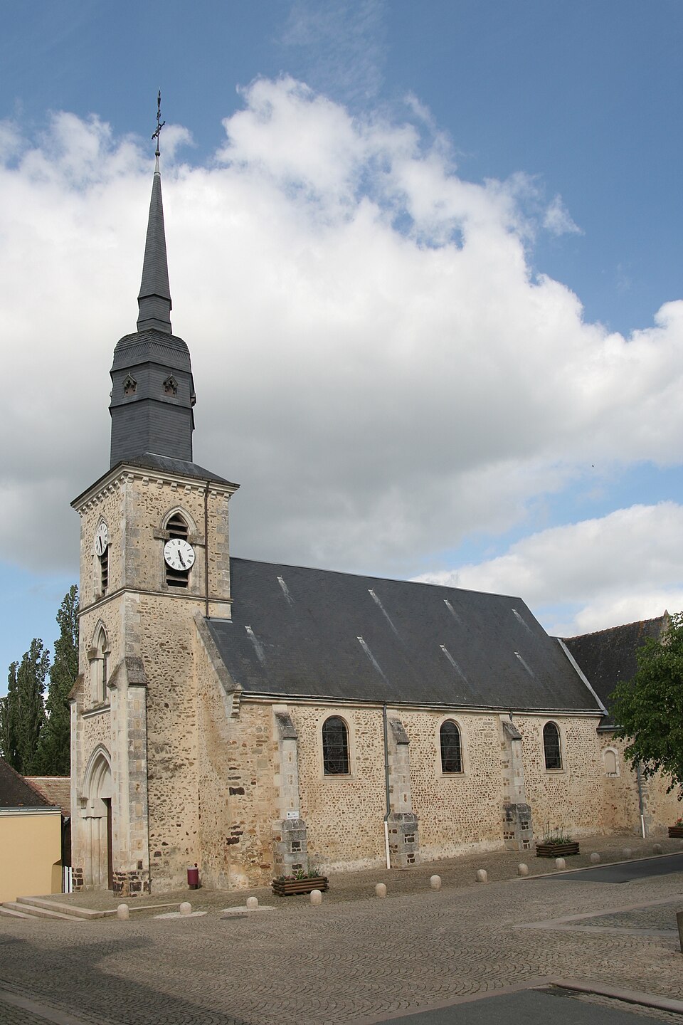Champagné — Église 02