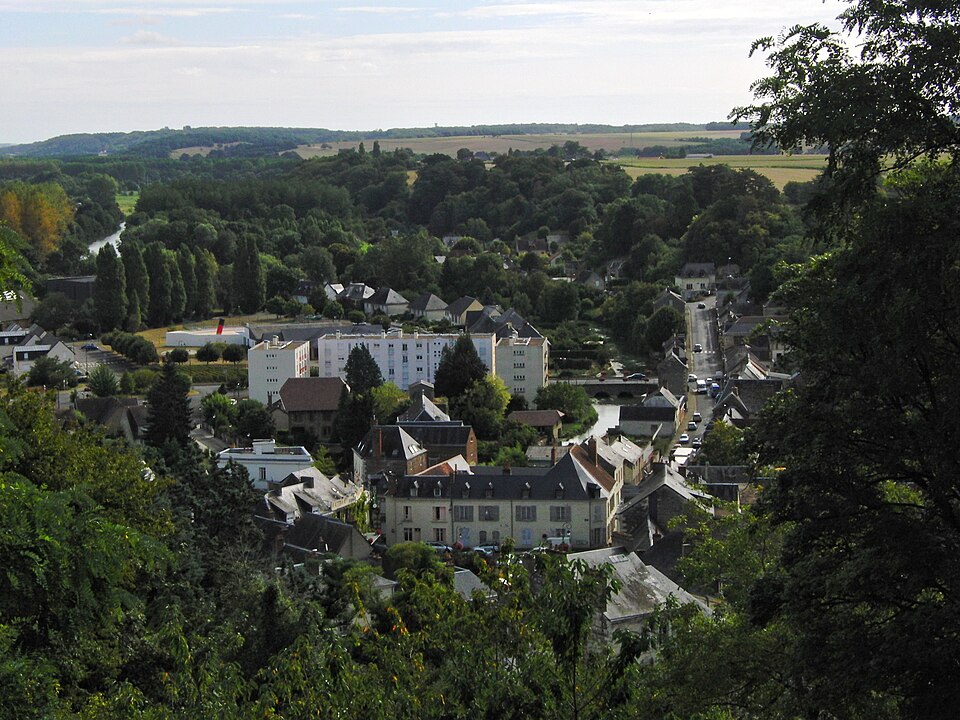 La Chartre — sur — le — Loir vue