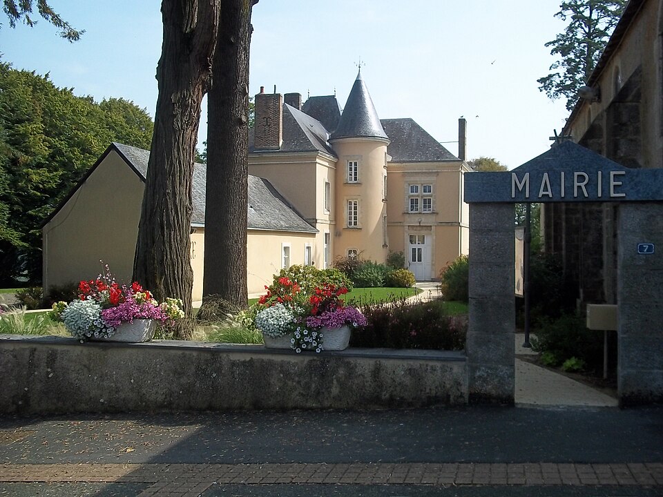 Mairie de Joué — en — charnie (72)