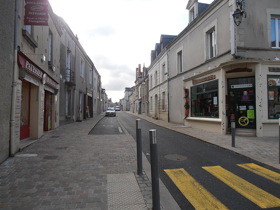 Précigné shopping street