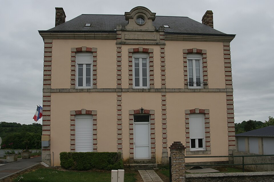 Saint — Denis — des — Coudrais — Mairie