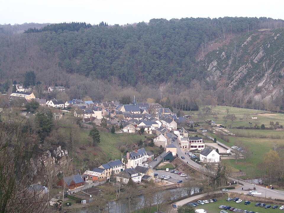 Centre Saint — Léonard — des — Bois 01