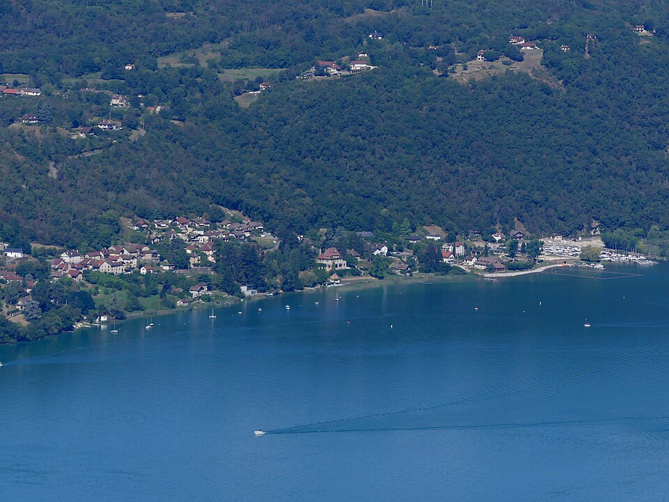Conjux et lac du Bourget vus du col de la Chambotte (été 2020)
