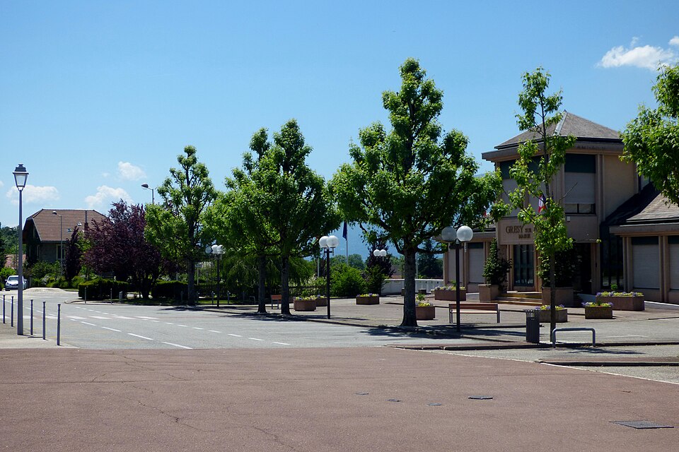 Place de la mairie — Grésy — sur — Aix — 2019