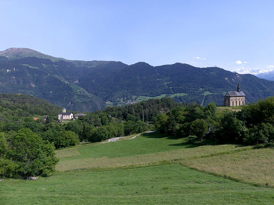 Hautecour en Savoie en soirée (juin 2023)