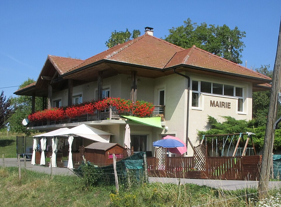 Mairie Meyrieux Trouet 1