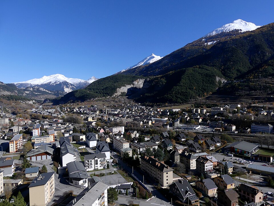 Modane vue des hauteurs en automne (novembre 2021)