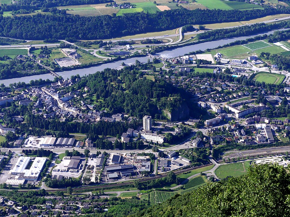 Centre de Montmélian depuis la Roche du Guet (juillet 2024)