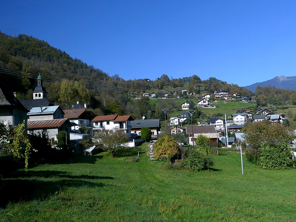 Saint — Paul — sur — Isère en Tarentaise (octobre 2024)