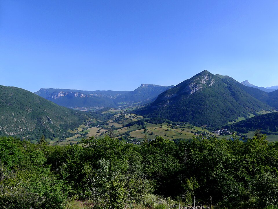 Plateau des Bauges depuis Roche du Guet au matin (juillet 2024)