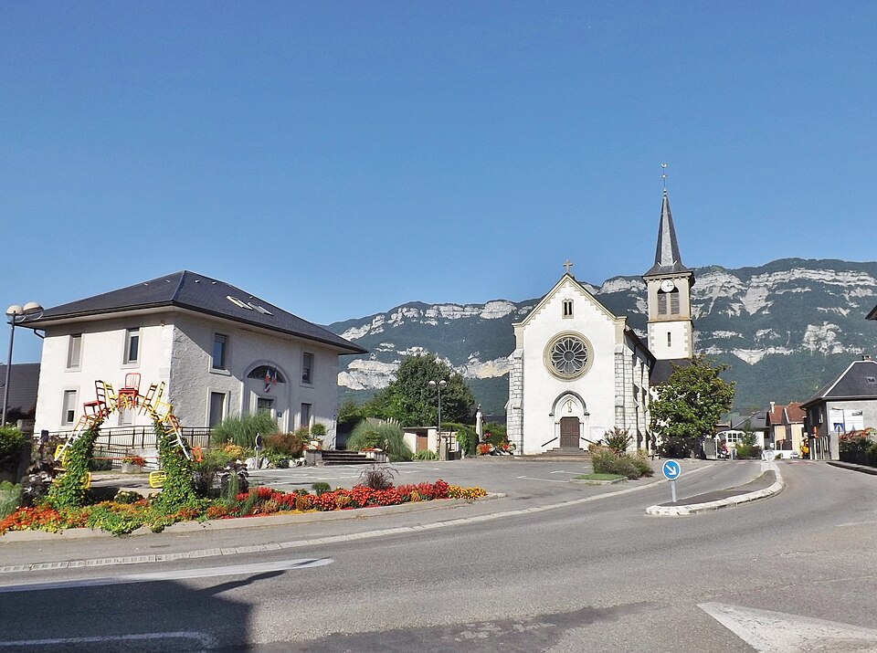 Mairie et église de Viviers — du — Lac (2016)