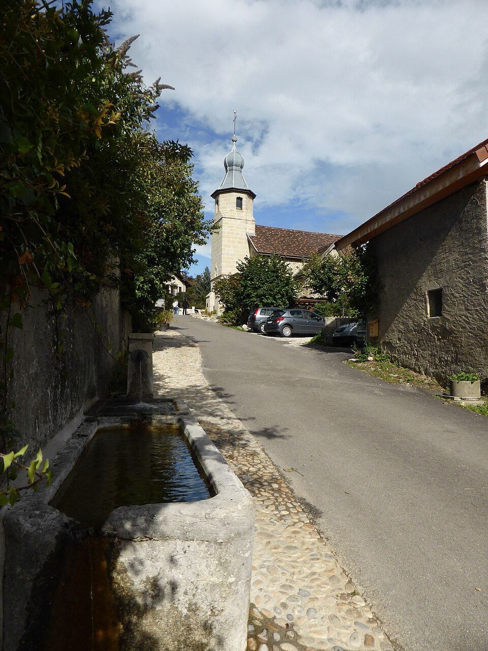 Chapelle de Charly d'Andilly et fontaine