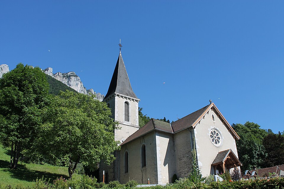 Église Saint — Pierre et Saint — Paul de Bluffy (16.VII.14)