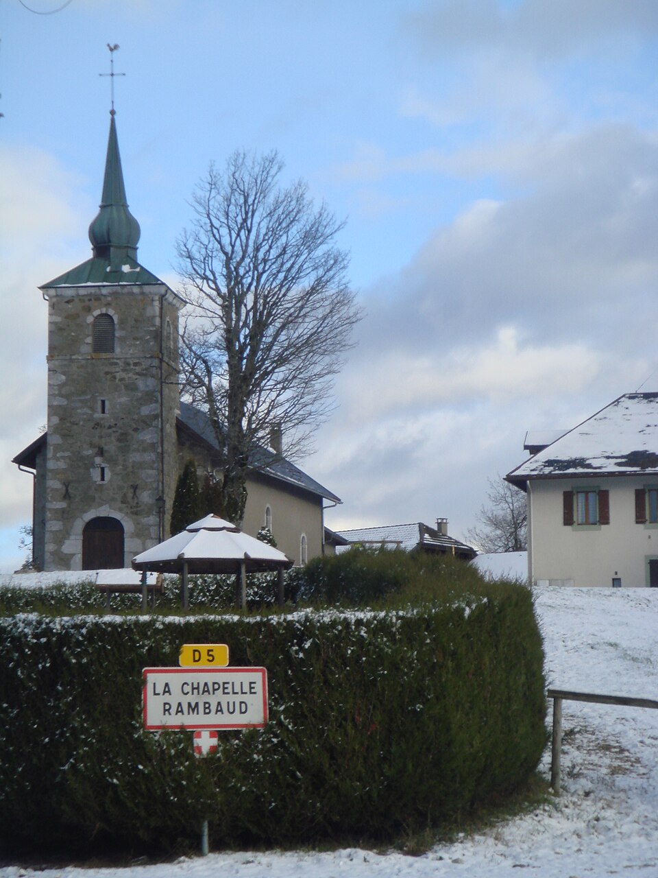 La Chapelle — Rambaud — entree du village