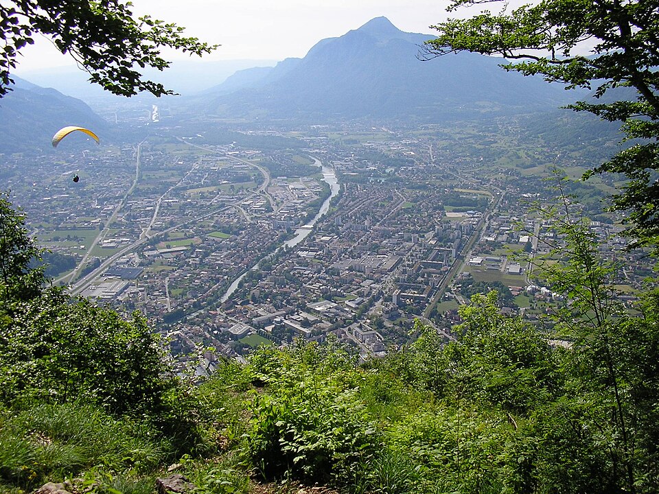 Cluses vue du Chevran