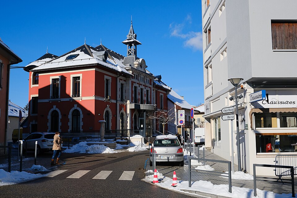 Mairie @ Cruseilles (50968981846)