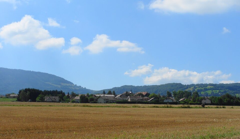 Le village de Feigères (576m)