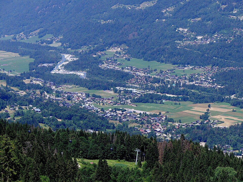 Vue de Morillon depuis les hauteurs de Samoëns (juillet 2023)
