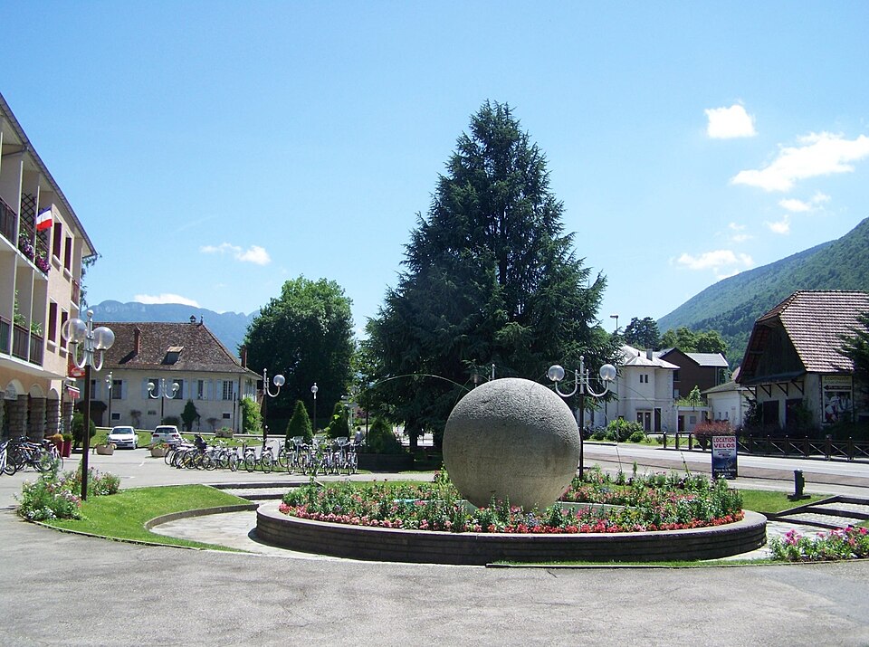 Sevrier — Place de la Mairie