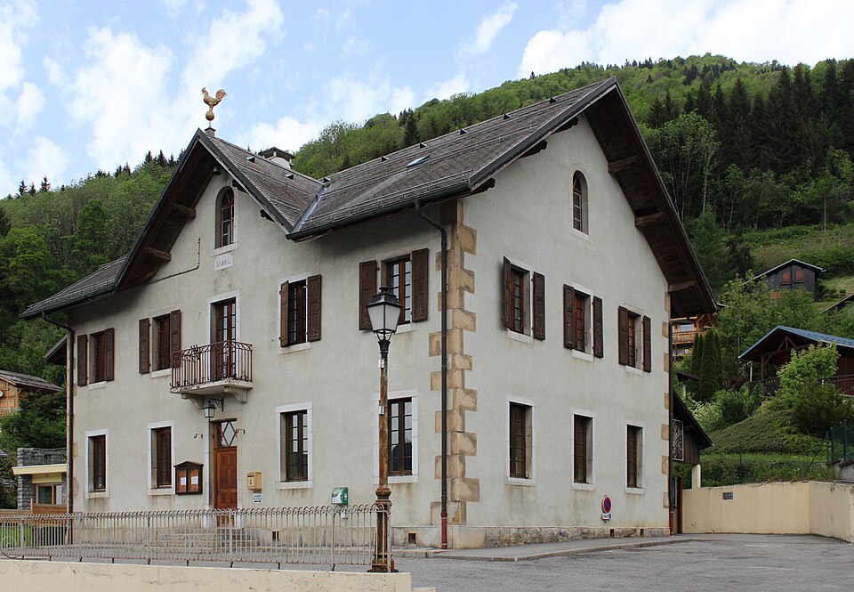 Verchaix — Mairie (côté)