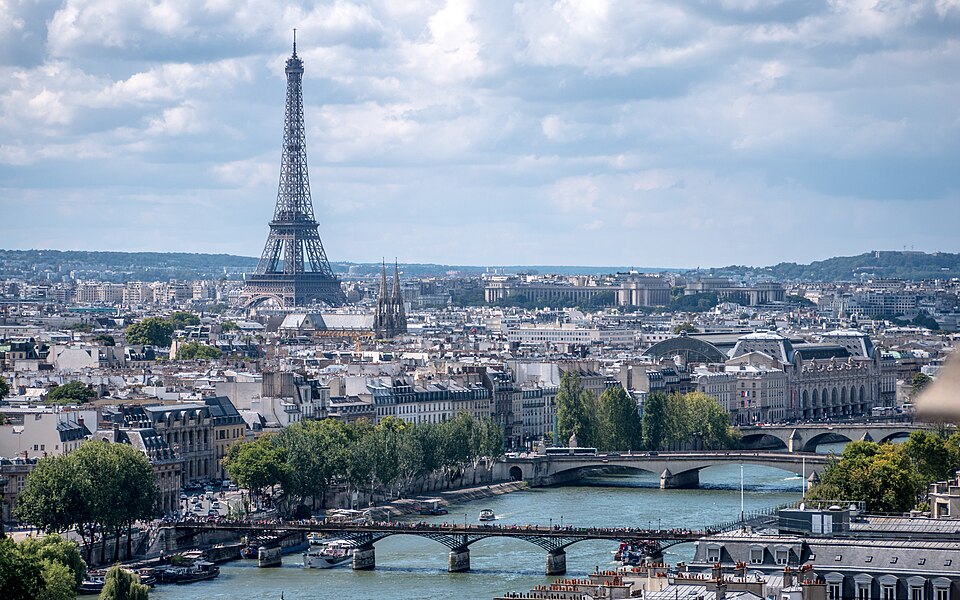 La Tour Eiffel vue de la Tour Saint — Jacques, Paris août 2014 (2)