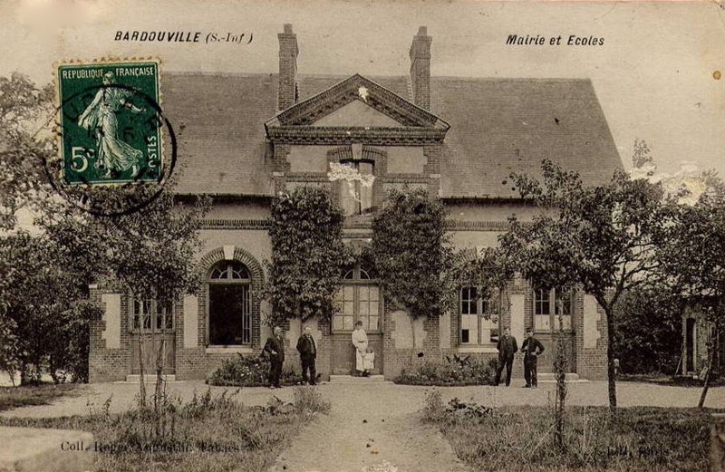 Bardouville Carte postale 12