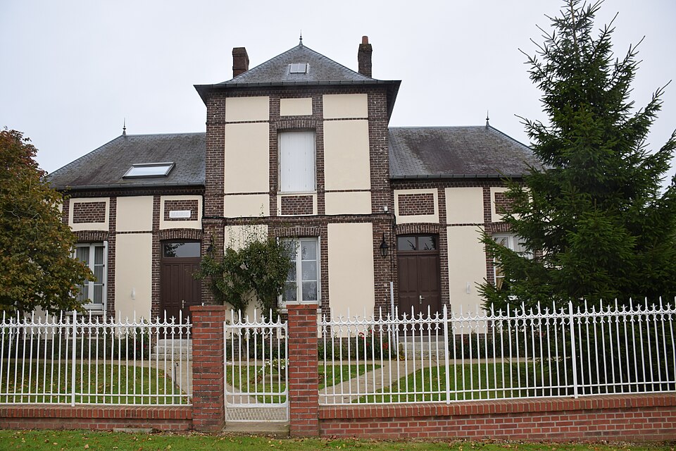 La Chapelle Saint Ouen mairie
