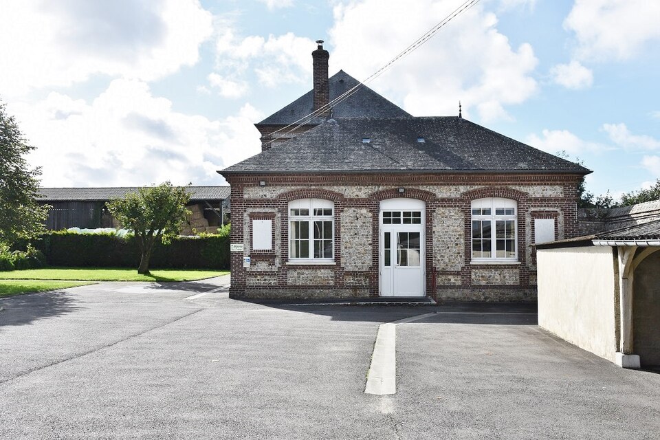 378 Contremoulins (76400)
