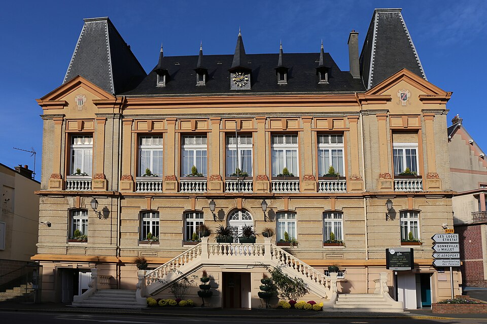 Criquetot — l'Esneval — mairie 01