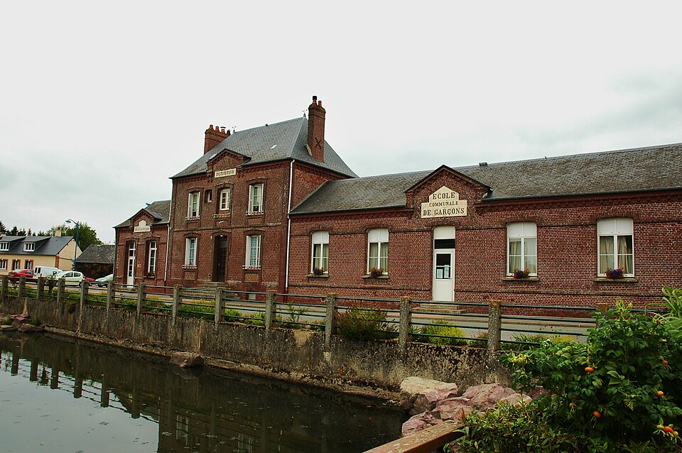 Mairie — école, Fresnoy — Folny (Seine — Maritime) France