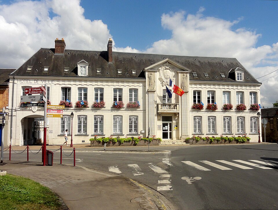 Gournay — en — Bray (76), hôtel de ville, rue Legrand — Baudu 2