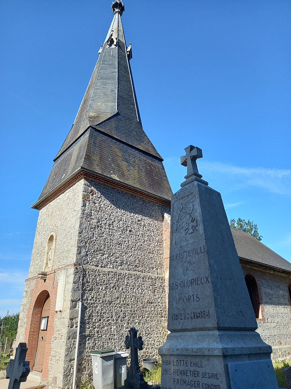 Église Notre — Dame — de — la — Trinité de Gueutteville 2
