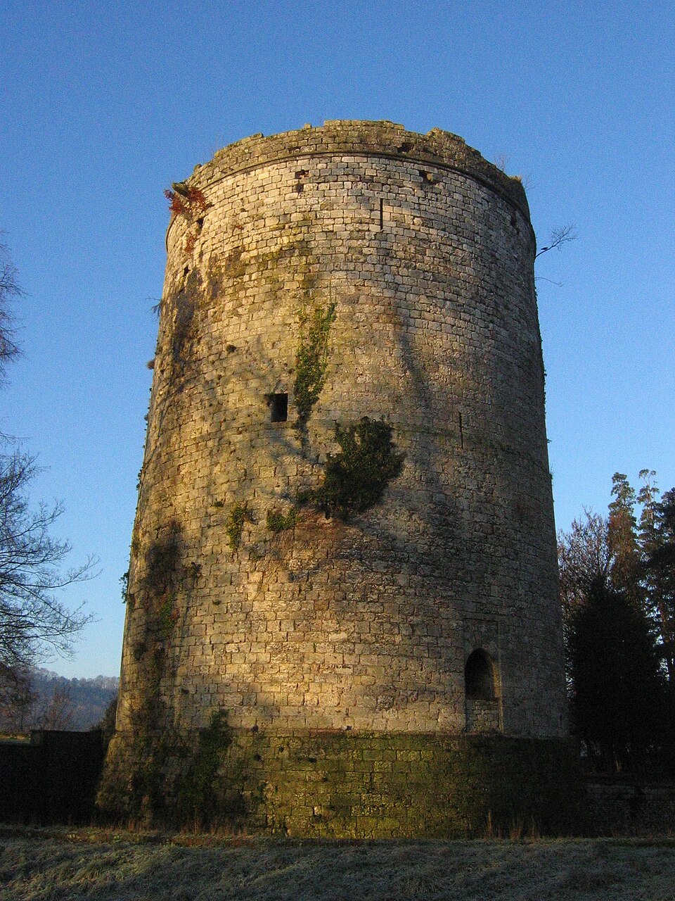 DonjonLillebonne1