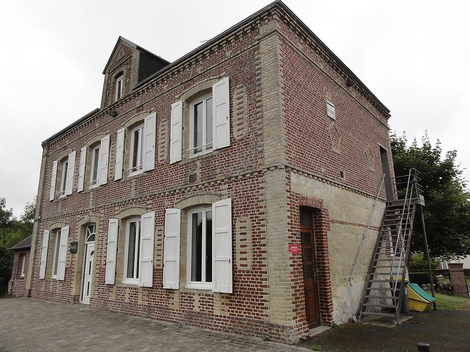 Mentheville (Seine — Mar.) mairie et bibliothèque