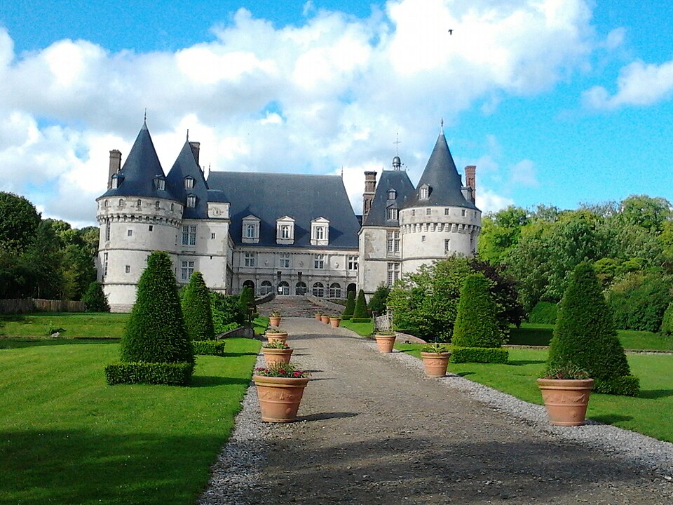 Chateau de Mesnières — en — Bray